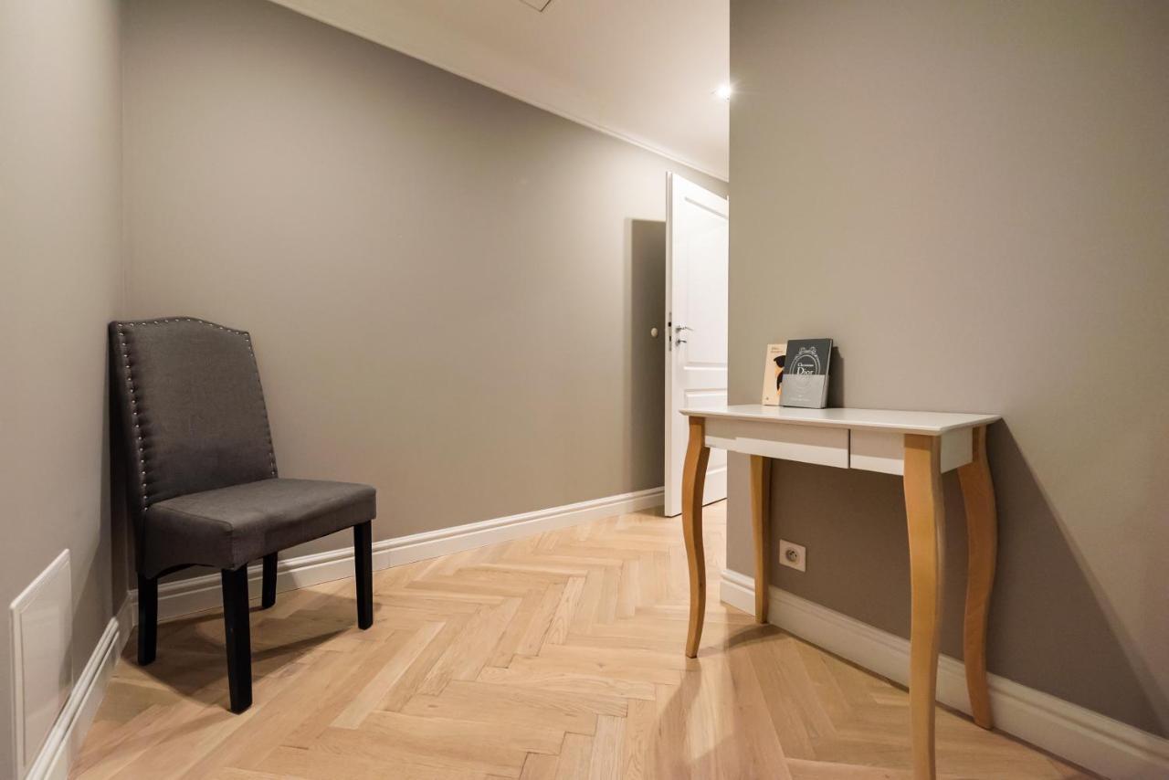 Lovely Apartment In The Heart Of Varsavia Esterno foto