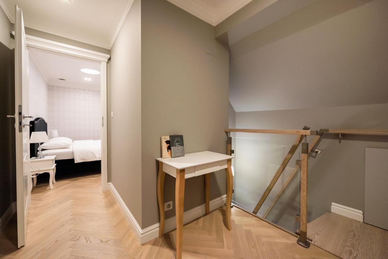 Lovely Apartment In The Heart Of Varsavia Esterno foto